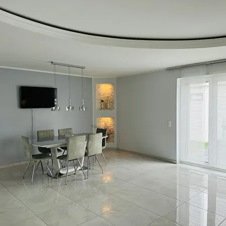Doppelhaushaelfte Mit 3 Zimmern Apartment